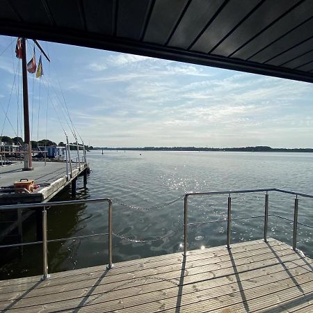 Отель Hausboot Fjord Nordstern Mit Dachterrasse In Шлезвиг Экстерьер фото