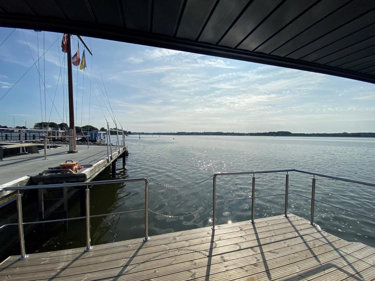 Отель Hausboot Fjord Nordstern Mit Dachterrasse In Шлезвиг Экстерьер фото