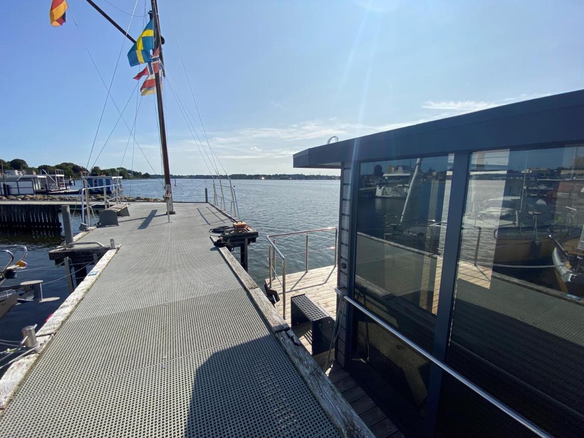 Отель Hausboot Fjord Nordstern Mit Dachterrasse In Шлезвиг Экстерьер фото